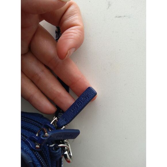 Rare Vera Bradley Sea Turtle design Navy whiteCrossbody wallet purse Like new - Picture 5 of 10